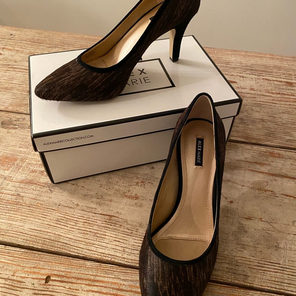 Alex Marie Brown Black Fur pointed Toe Pumps New Box size 8.5